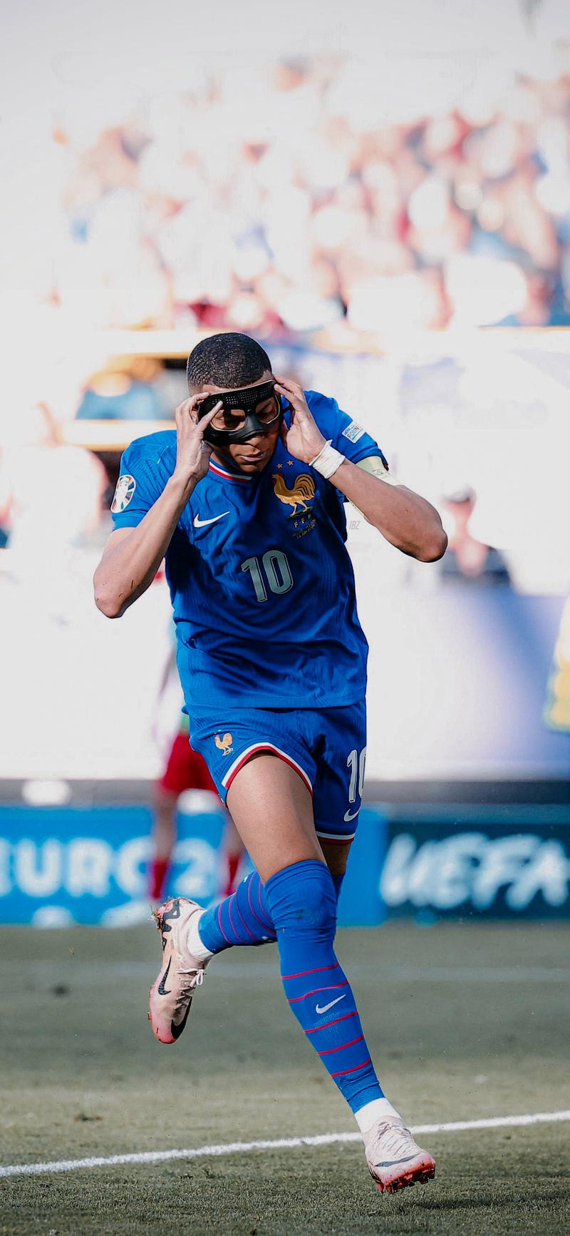 汉堡vs云达不莱梅：法比奥-维埃拉、洛孔加首发，菅原由势、施密德出战（汉堡对阵云达不莱梅：法比奥-维埃拉、洛孔加先发，菅原由势、施密德亮相）