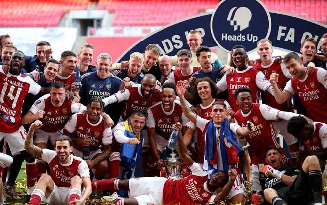 黄希扬：冲超后一直处于兴奋激动状态，身体允许的话会继续踢（黄希扬：升超后难抑兴奋，身体允许就继续踢）