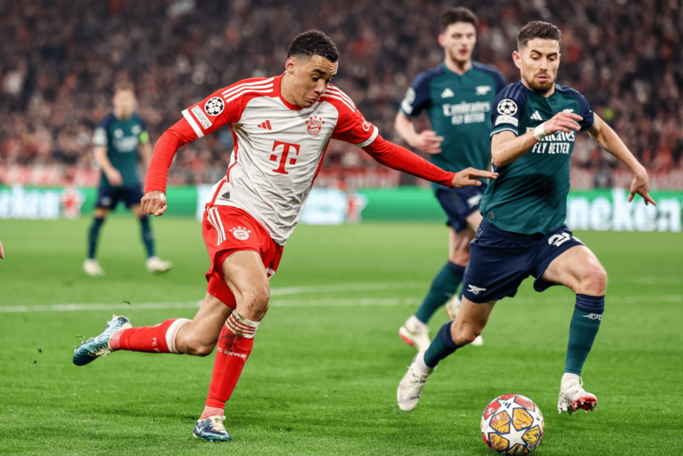 西蒙尼：我们一直在练定位球；现在不考虑前八只考虑奥维耶多（西蒙尼：定位球练不停；当下不看前八只盯奥维耶多）