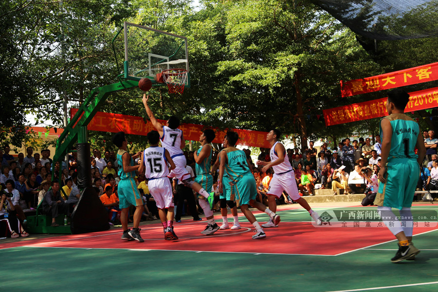 记者：本届世界杯将有半场球员和教练采访，赛前两天开发布会（记者称：本届世界杯增设半场球员、教练采访，赛前两日举行发布会）