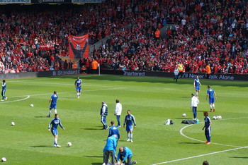 篮球湖人客场取胜，球迷直呼不容易（湖人客场告捷，球迷感叹来之不易）