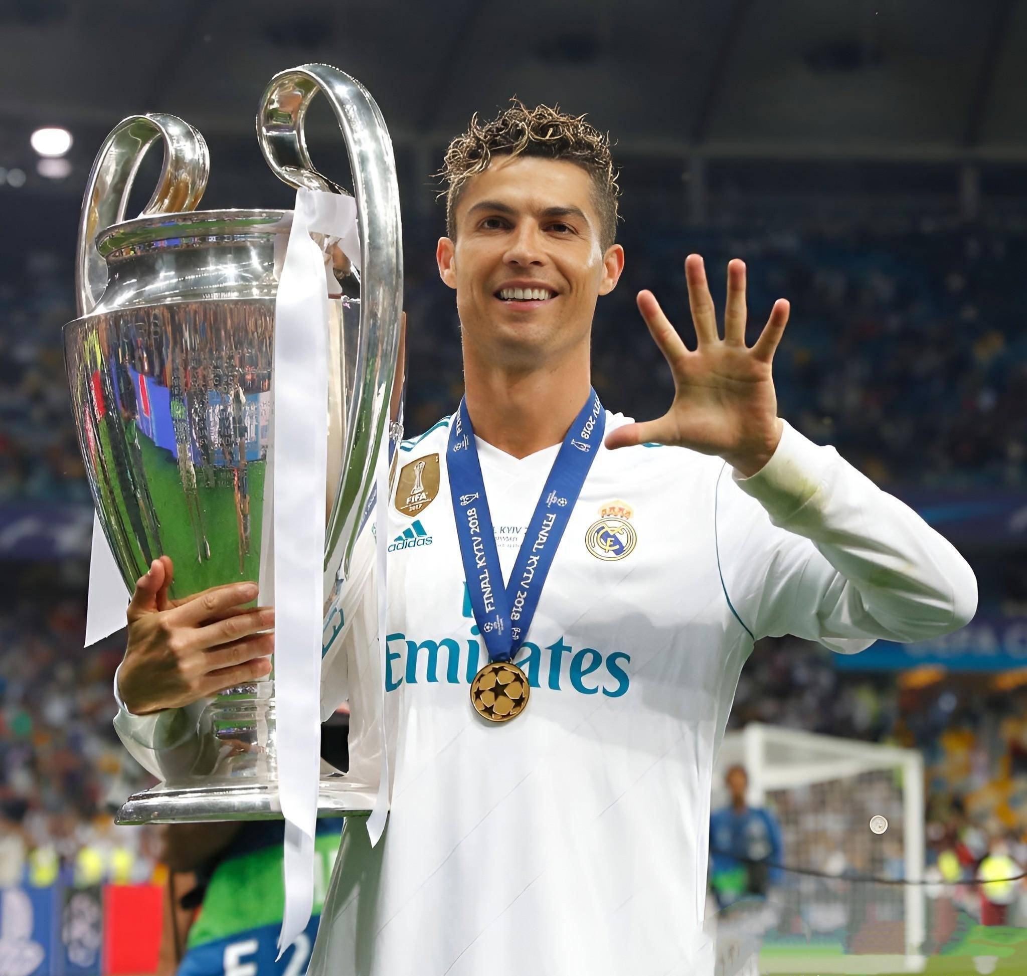 收到国足纪念球衣，尹鸿博：感谢祖国，为国出战是最大骄傲（获赠国足纪念球衣，尹鸿博致谢祖国：为国而战最荣耀）