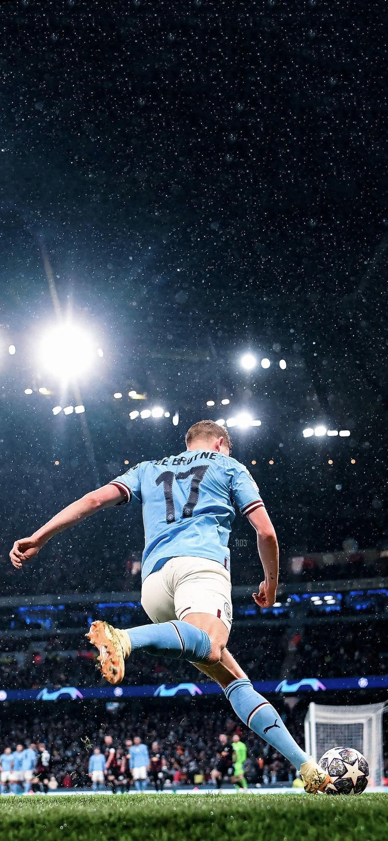 曼联陷入困境，阿莫林嘲笑梅努问题引发球迷怒火（曼联陷入低谷，阿莫林调侃梅努言论激怒球迷）