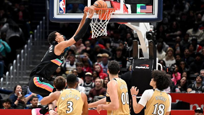 跟队：布伦特福德和桑德兰有意圣地亚哥，但球员想在米兰立足（布伦特福德与桑德兰有意圣地亚哥，但他更想留在米兰证明自己）