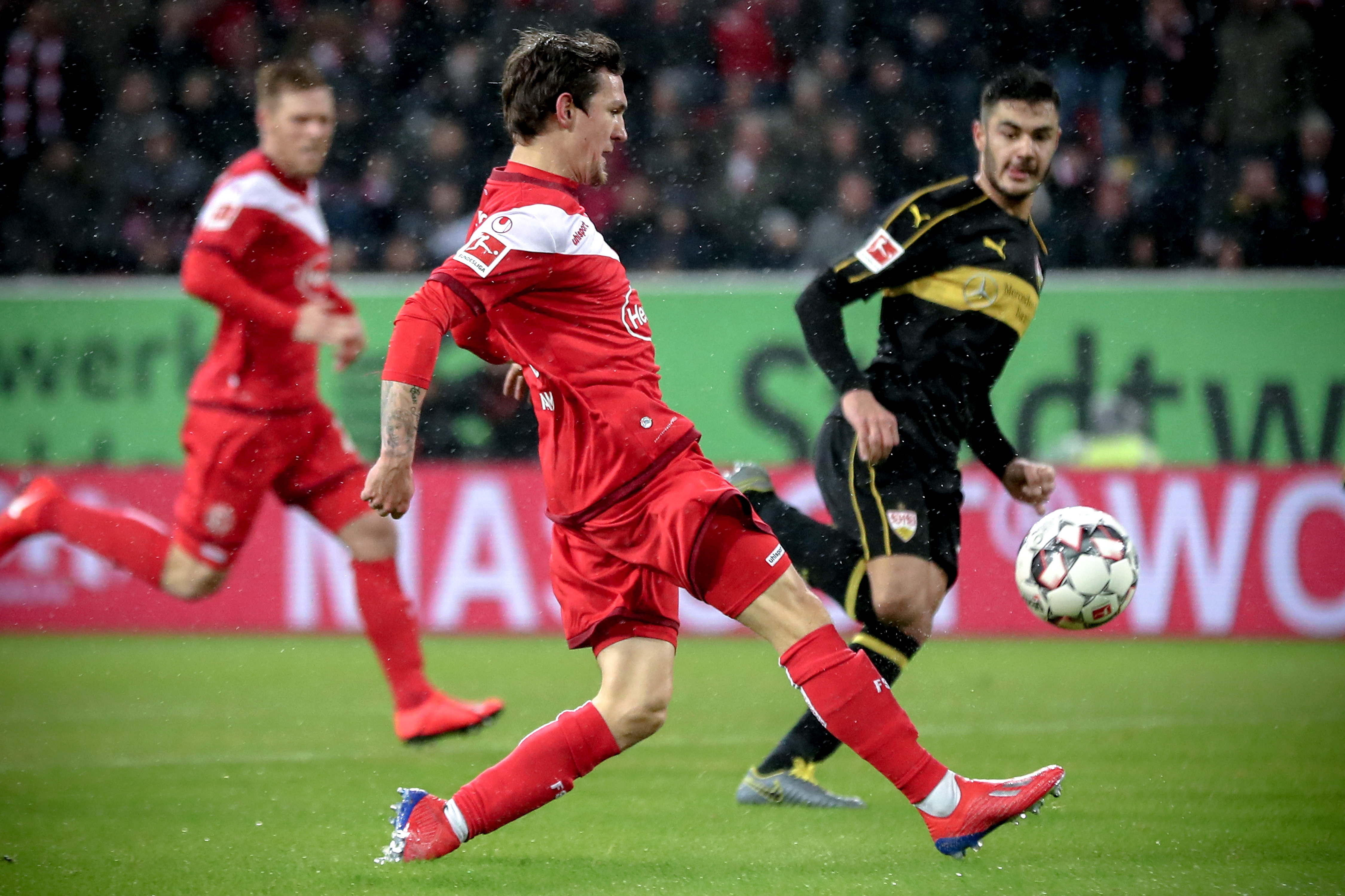 武汉广电：三镇保级依靠同行托举，实在略显“窝囊”（武汉广电：三镇保级仰仗同行相扶，略显尴尬）